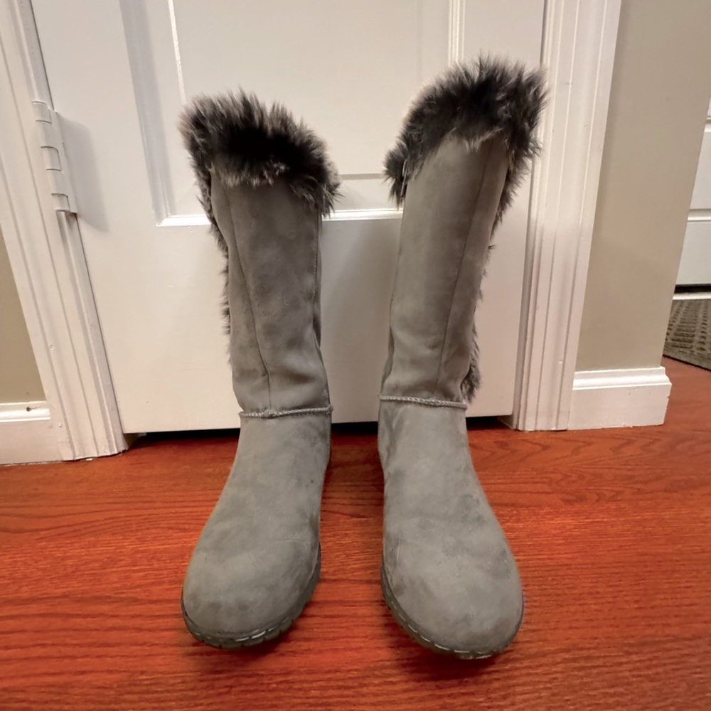 Grey boots